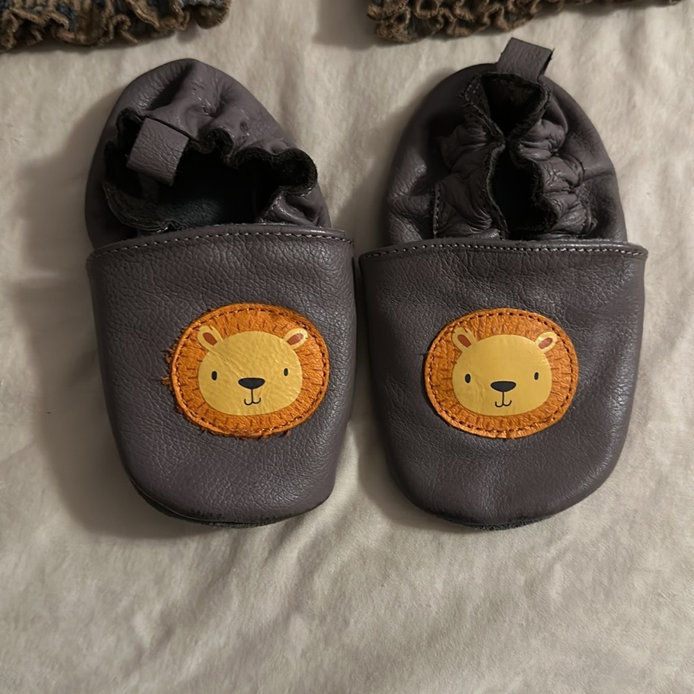 Small baby leather shoes